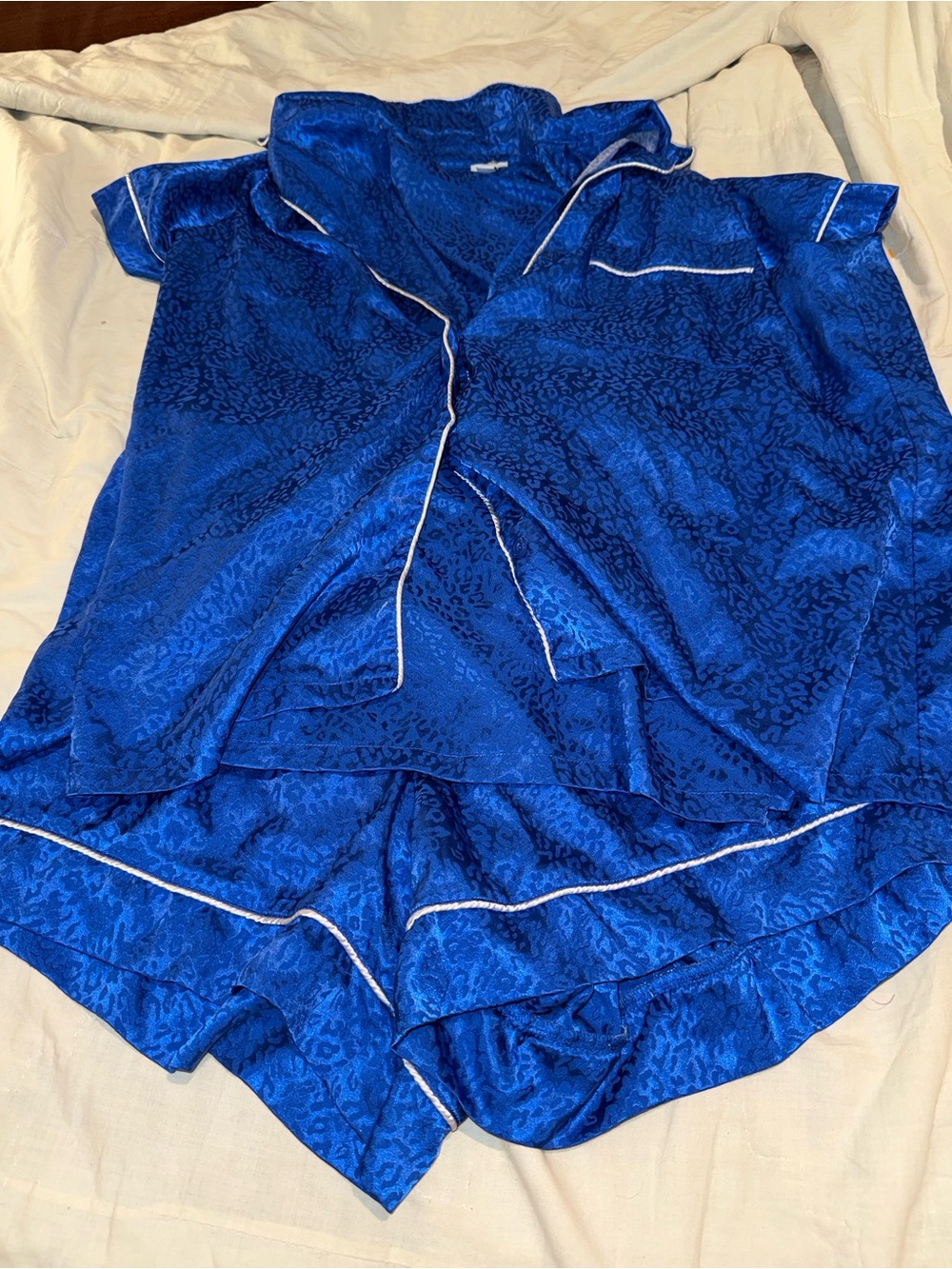 Crown & Ivy Blue Satin Leopard Pajama Set Size XL